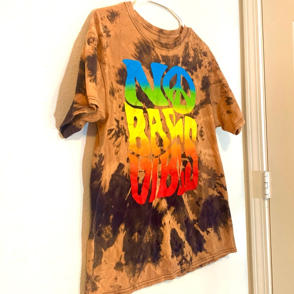 VibeWithMeTees⚡️🌼💗🌈 NO BAD VIBES ✌🏽✌🏽